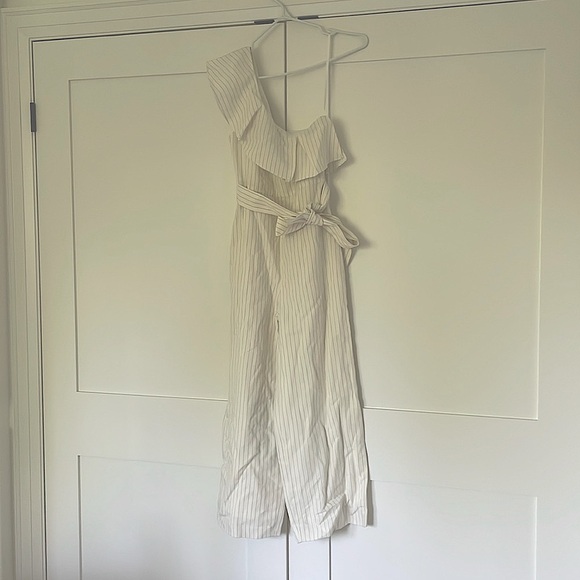 Club Monaco white pinstripe romper with ruffle - Picture 2 of 11